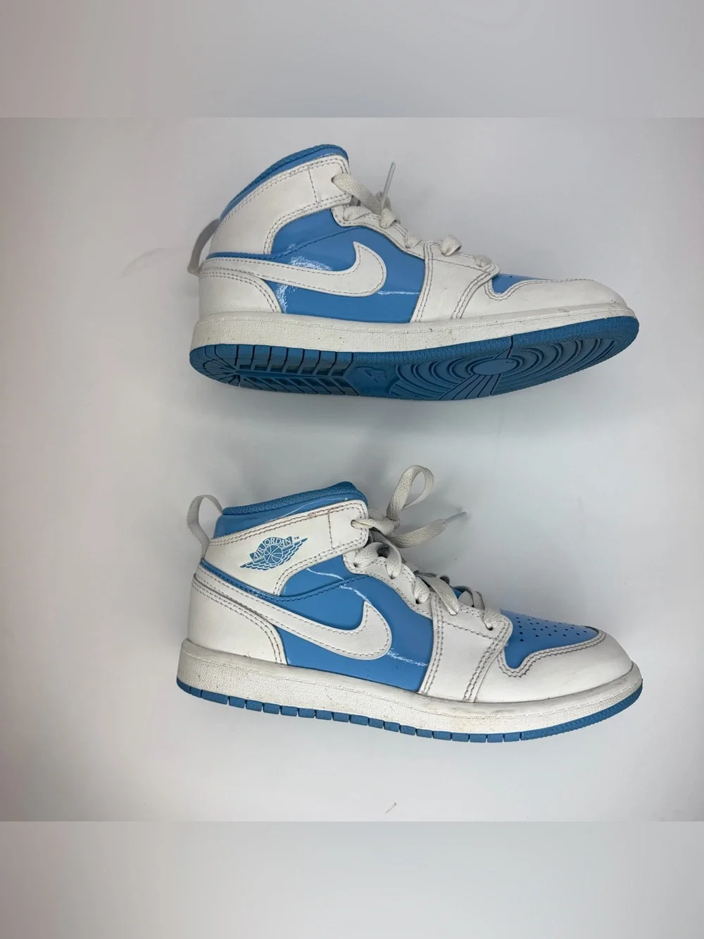 NIKE AIR JORDAN 1 Mid SE 